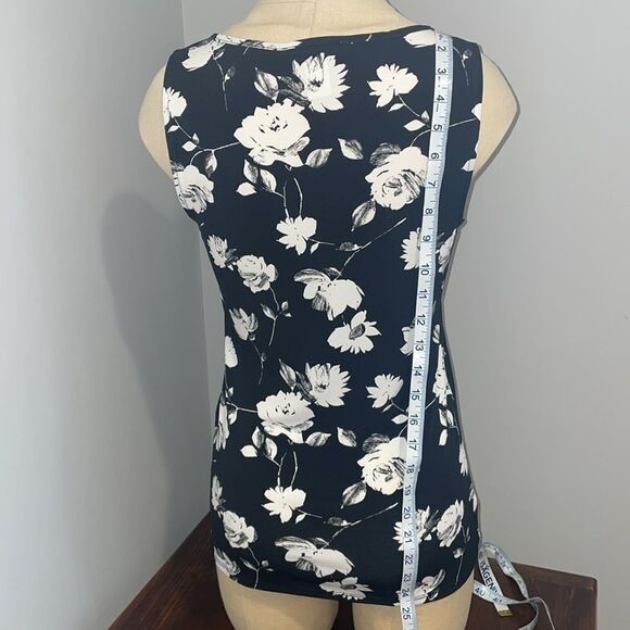 White House Black Market Sleeveless Top Size XS - Picture 5 of 10